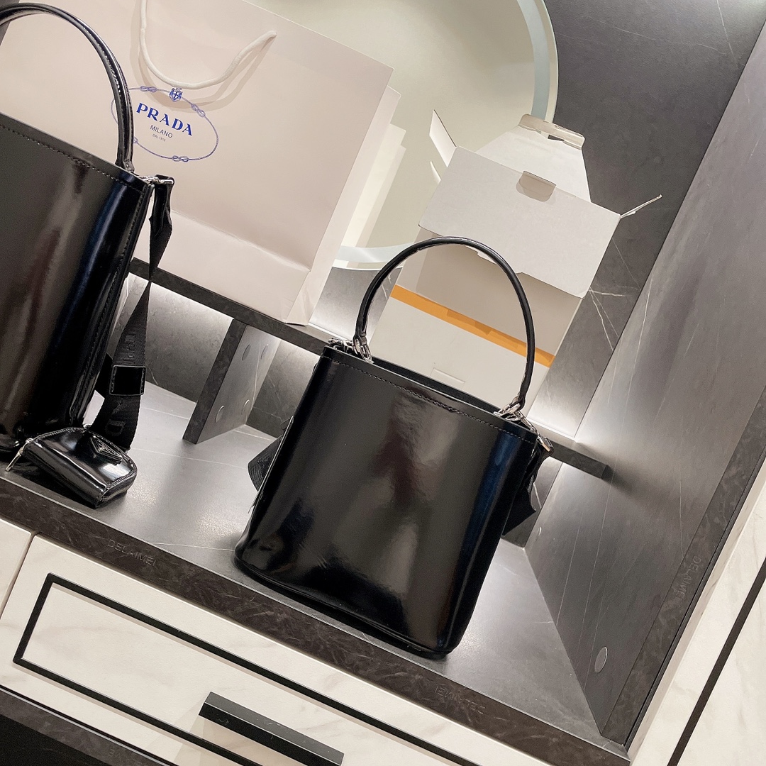 P style Bucket bags Two In One Patent Leather-Luxeon