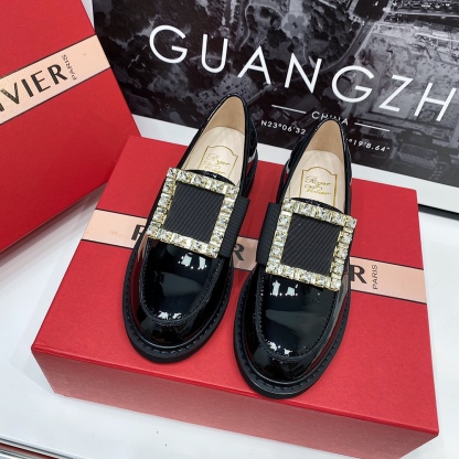 Roger Vivier buckle Mary Jane shoes-Luxeon