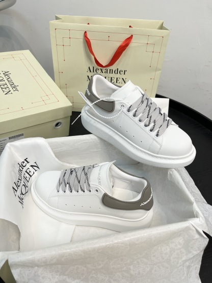 Alexander Mc QUEEN  women sneakers casual shoes-Luxeon