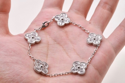 V style Four Leaf Clover Bracelet