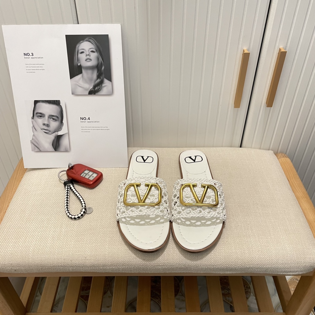 VALENTINO new hollow out slippers-Luxeon