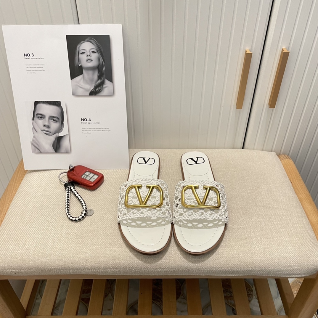 VALENTINO new hollow out slippers-Luxeon