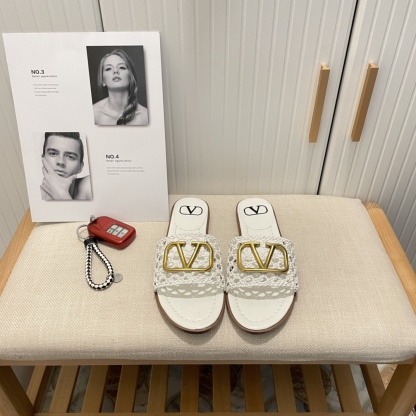 VALENTINO new hollow out slippers-Luxeon