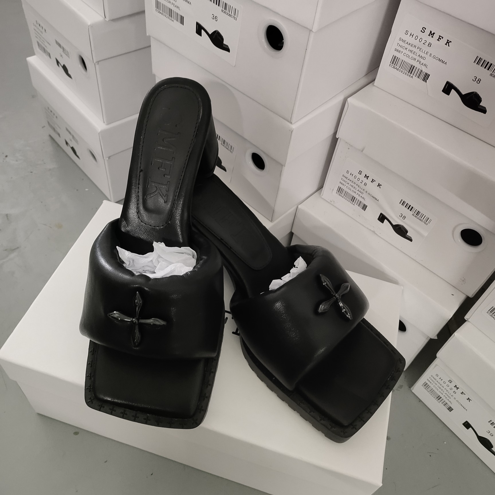 Smfk solid black slippers top quality-Luxeon
