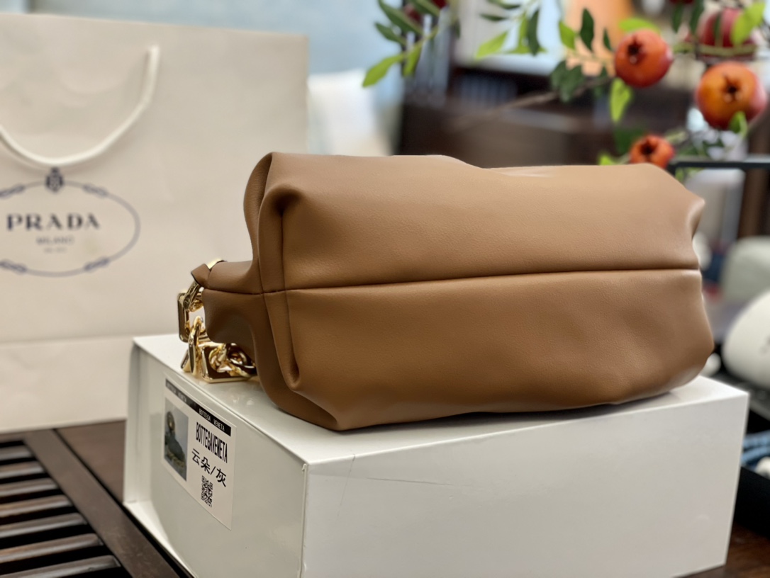 BV Bottega Veneta Underarm Bags Handbags-Luxeon