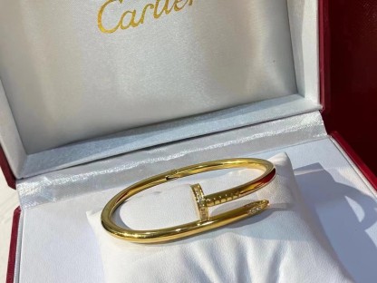 Cartier studded bracelet-Luxeon
