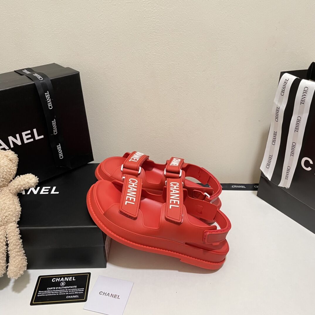 C style Buckle Sandals-Luxeon