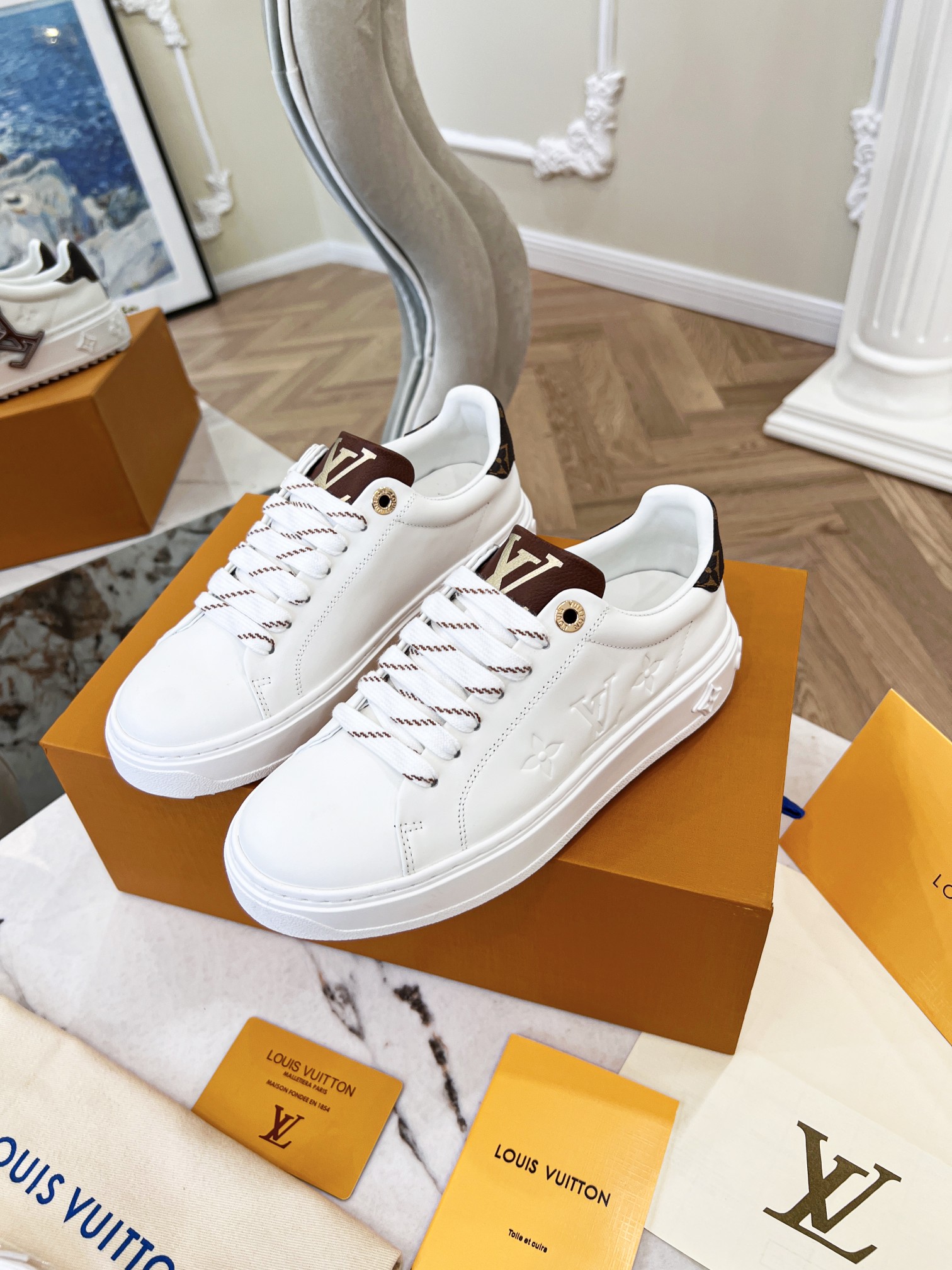 L style trendy women sneakers casual shoes-Luxeon