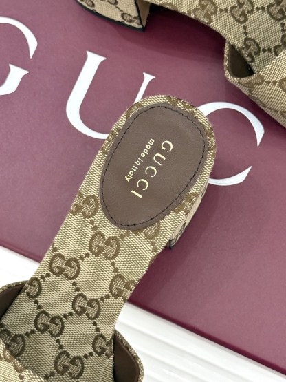 Horsebit high-heeled slippers