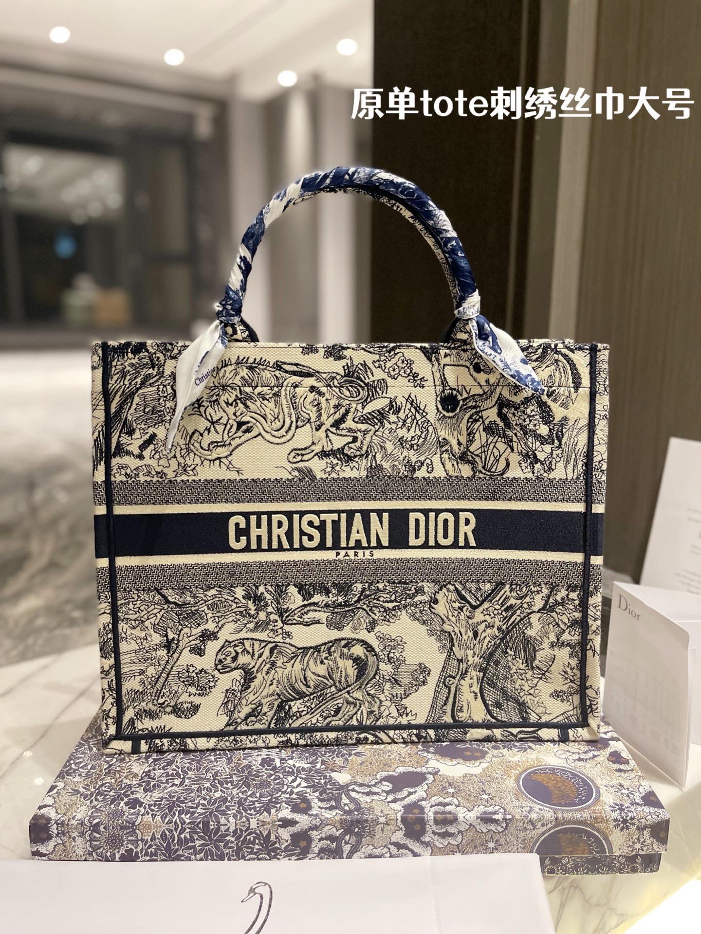 D style Book Tote Classic Handbags-Luxeon