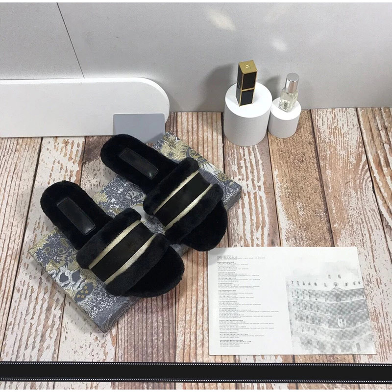 D style Women Warm Embroidery Slippers-Luxeon