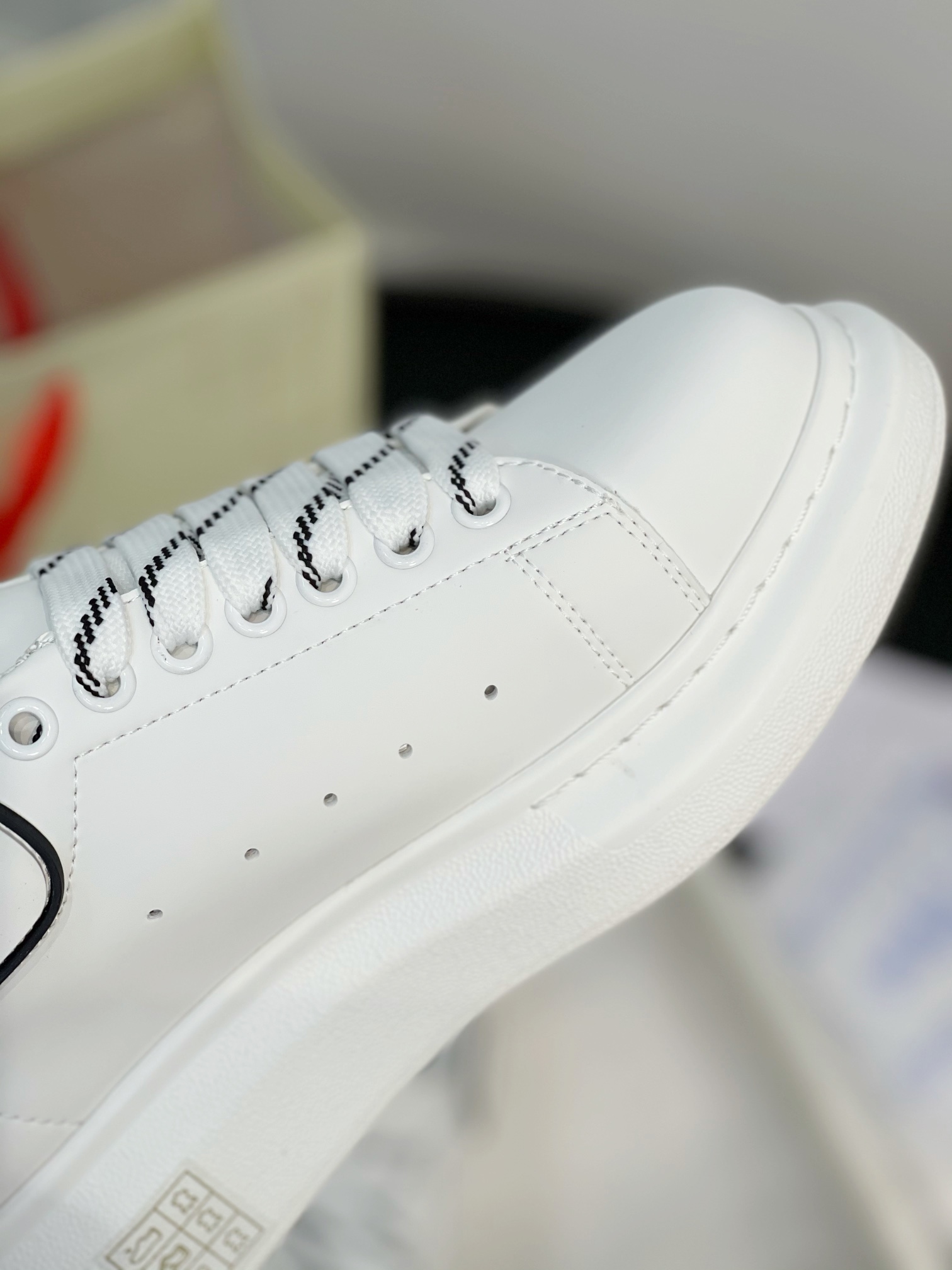 Alexander Mc QUEEN  women sneakers casual shoes-Luxeon