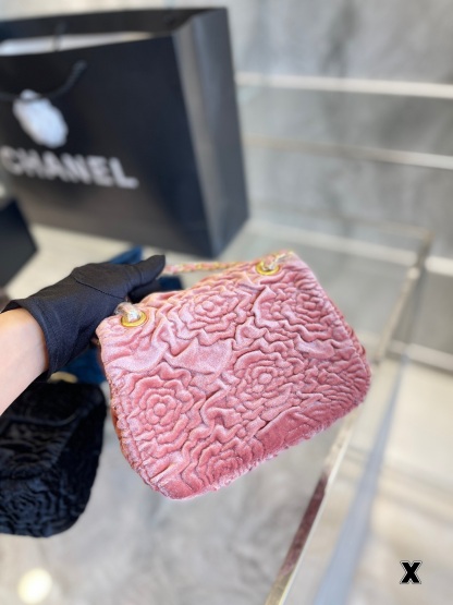 C style VELVET HANDBAG-Luxeon