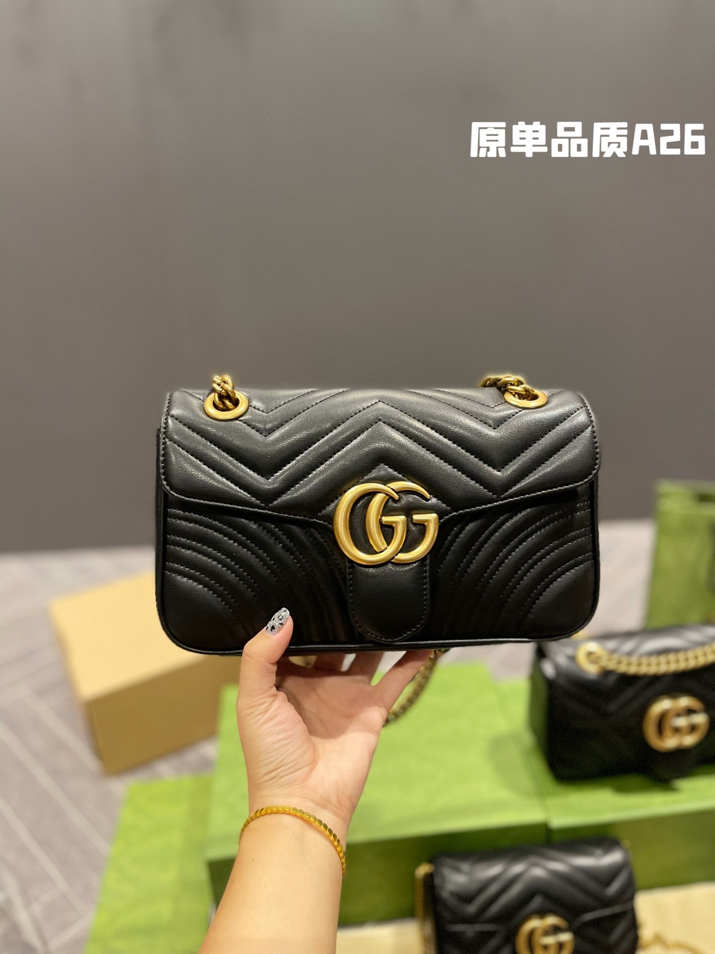 G style metal chain tote bag-Luxeon