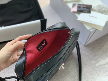 C style vintage handbag-Luxeon