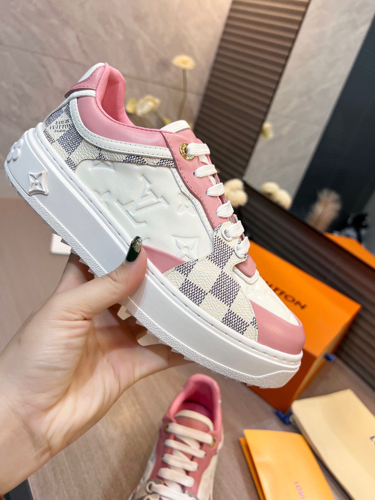 L style trendy women sneakers casual shoes-Luxeon