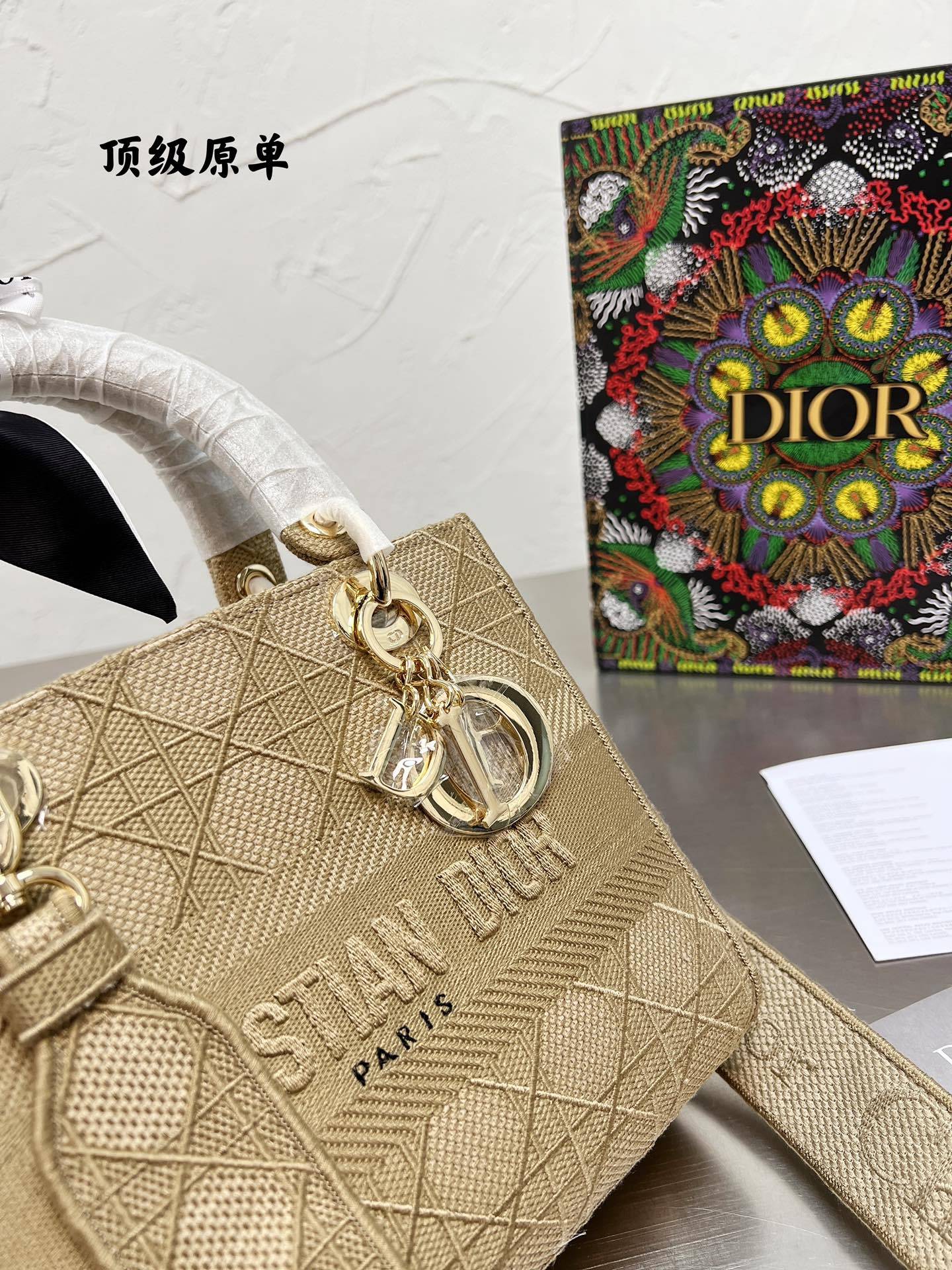 D style Diana handbags top quality embroidered-Luxeon