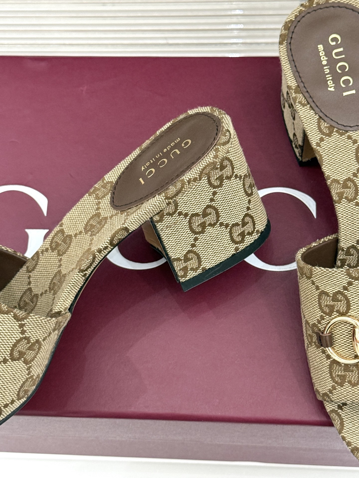 Horsebit high-heeled slippers