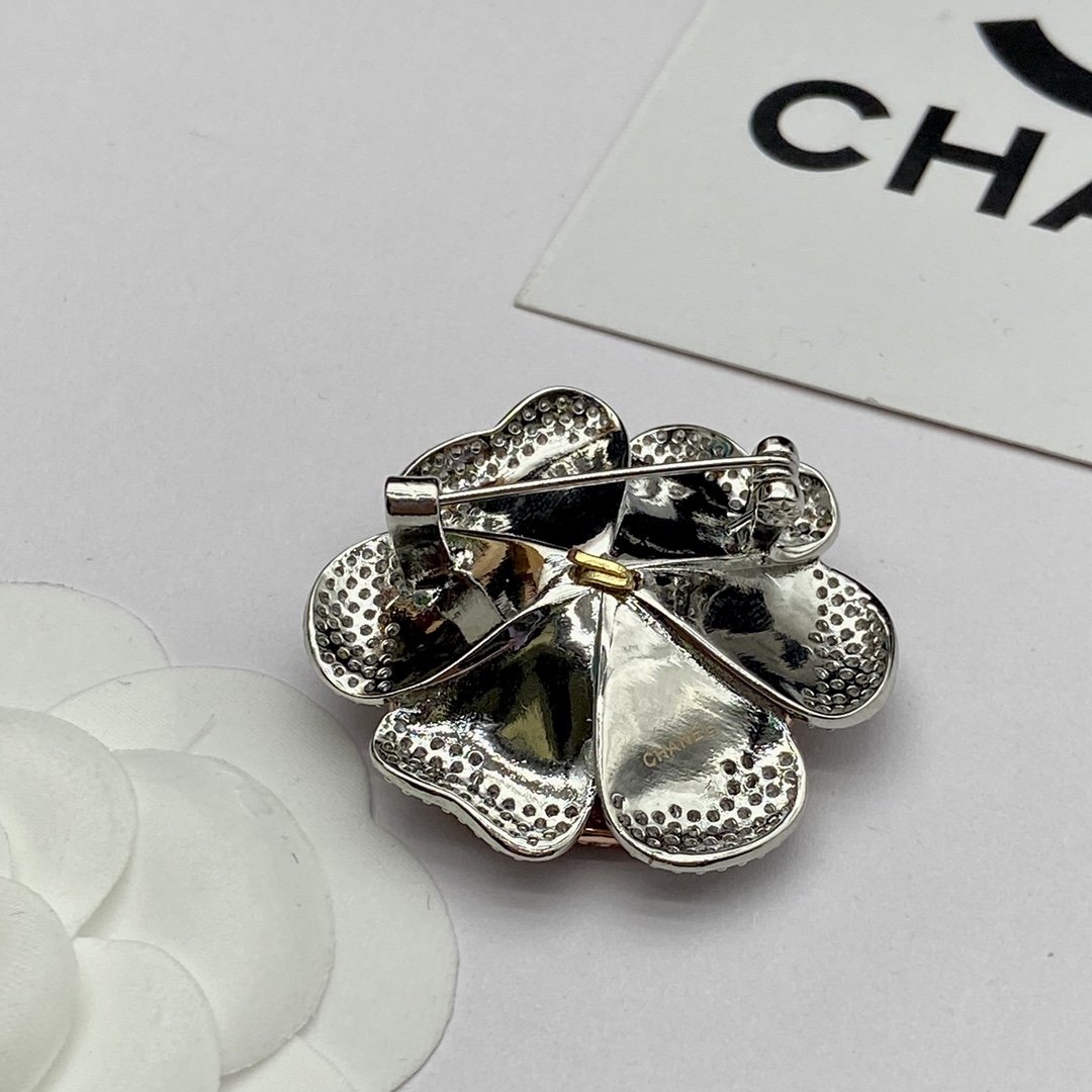 C style New Fashion Brooch-Luxeon