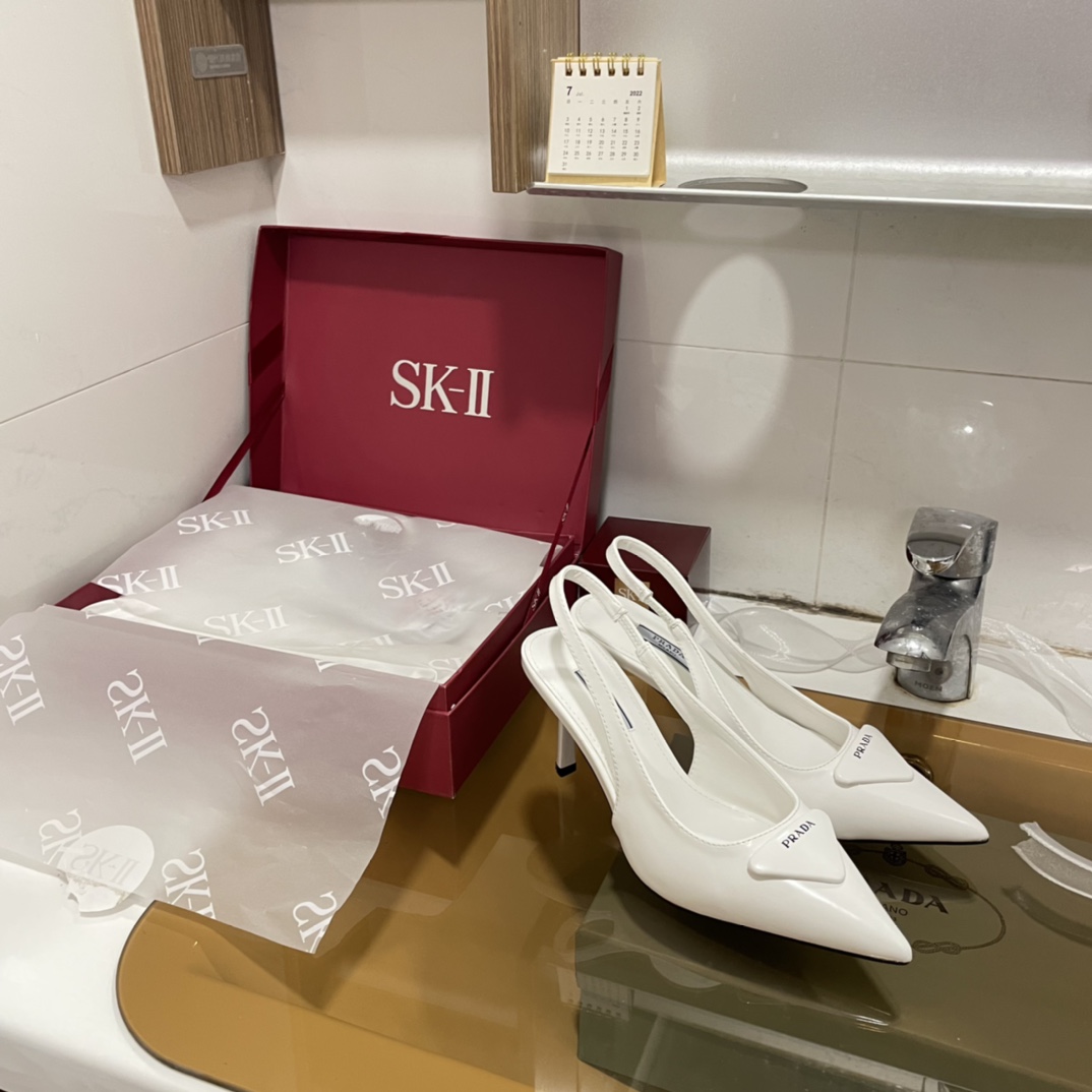 P style classic patent leather sandals high heels-Luxeon