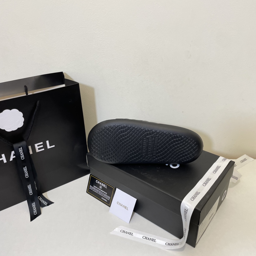 C style Air Bubble Flat Slippers-Luxeon