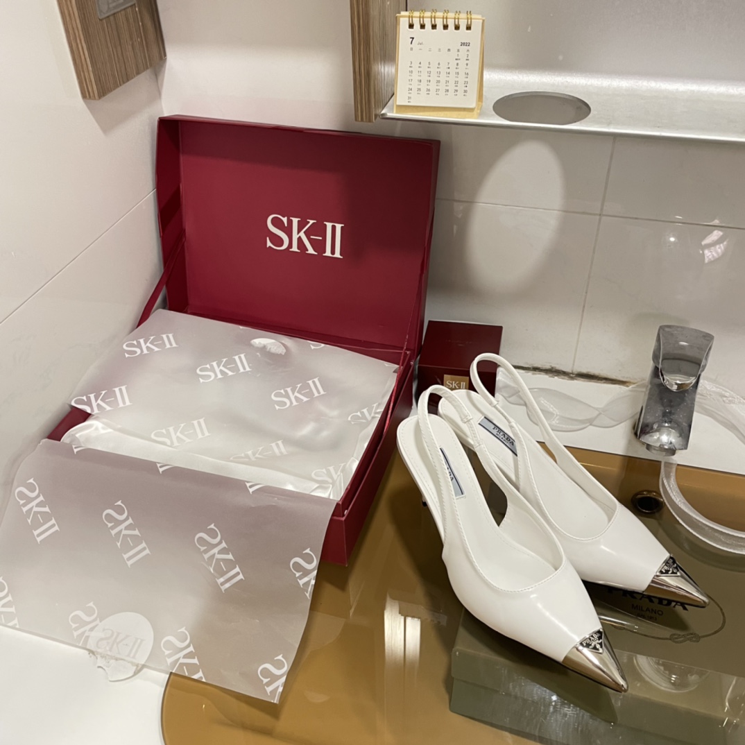 P style classic patent leather sandals high heels-Luxeon