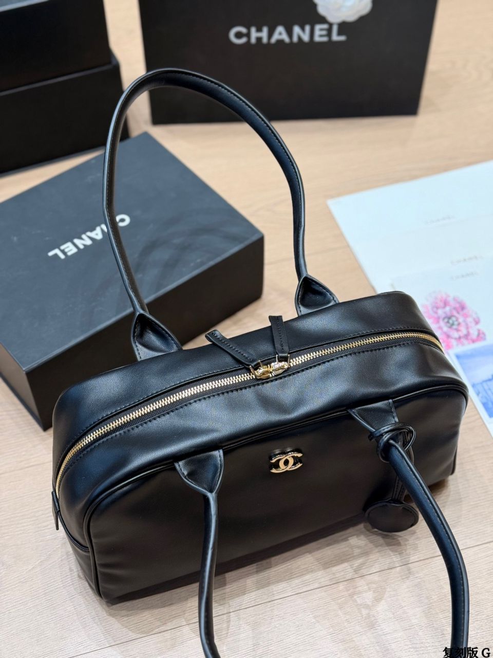 Black and gold bowling bag 19*35.5*12.5cm