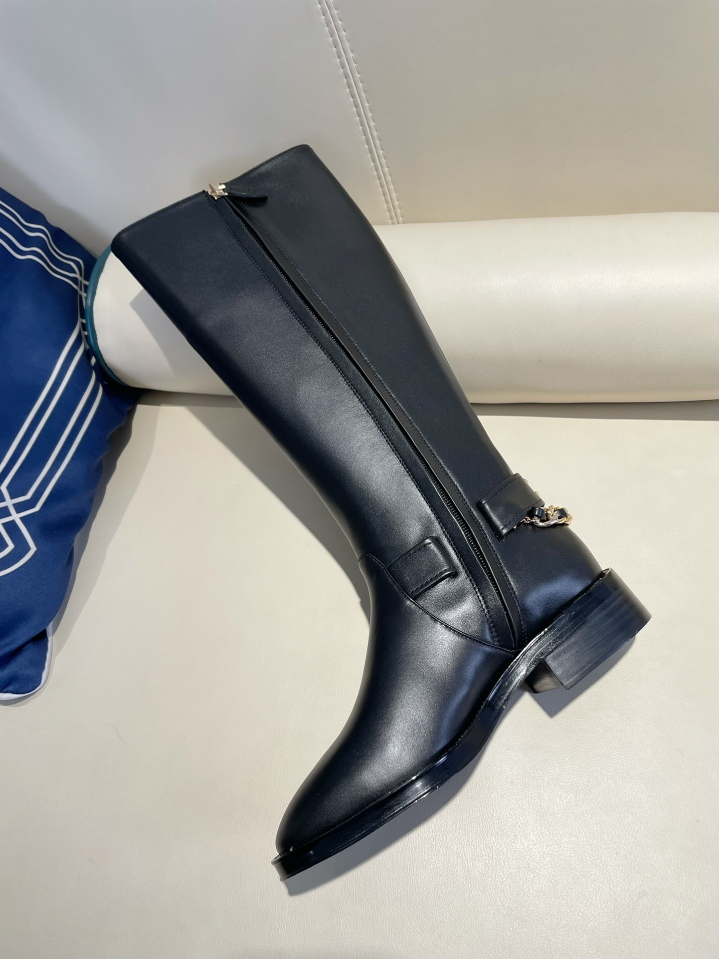 C style plush inside high knee boots with chain-Luxeon