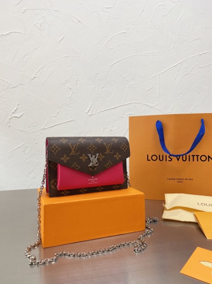 L style bag Shoulder Bags-Luxeon