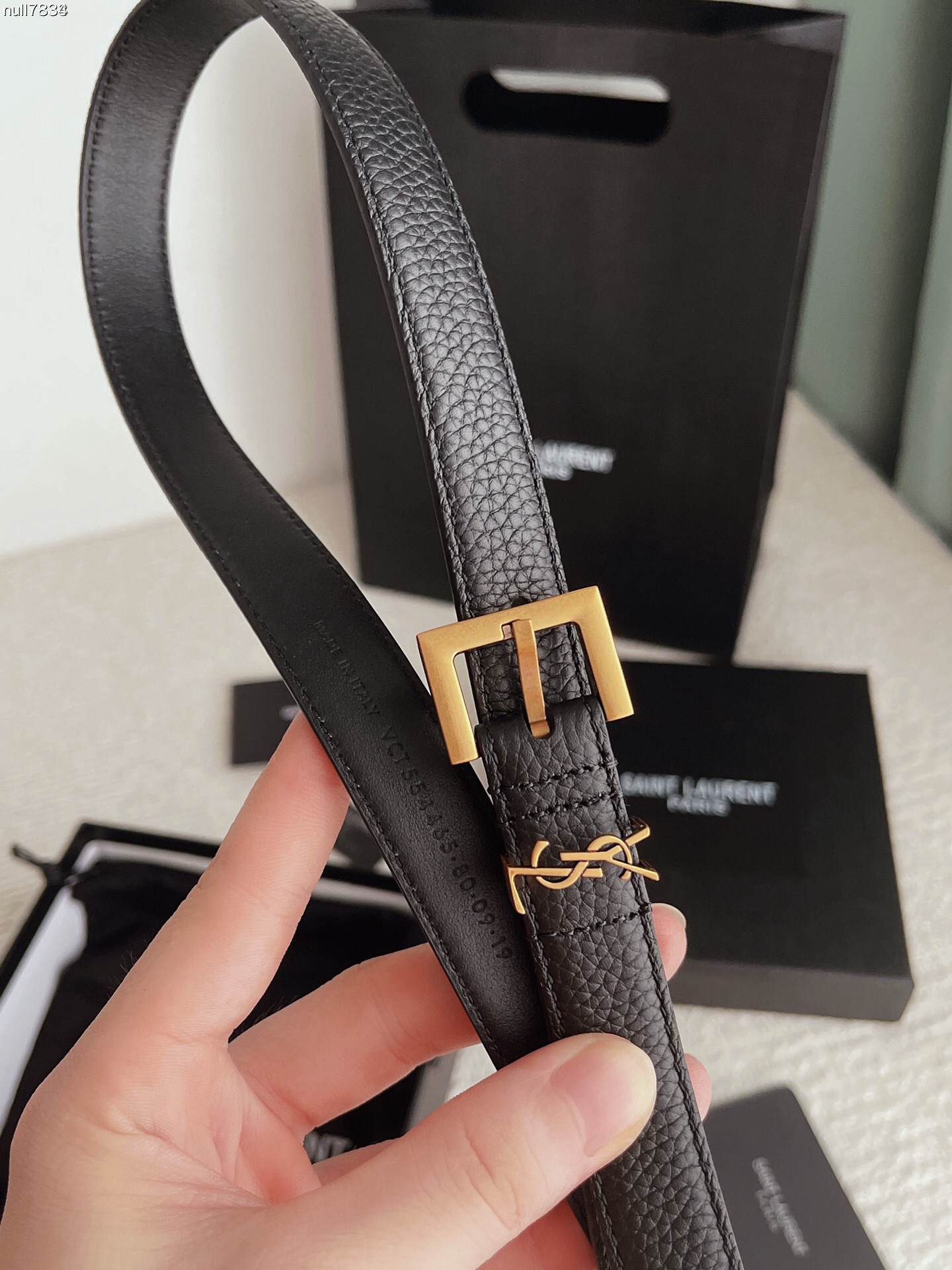 Women belt with a square pin buckle