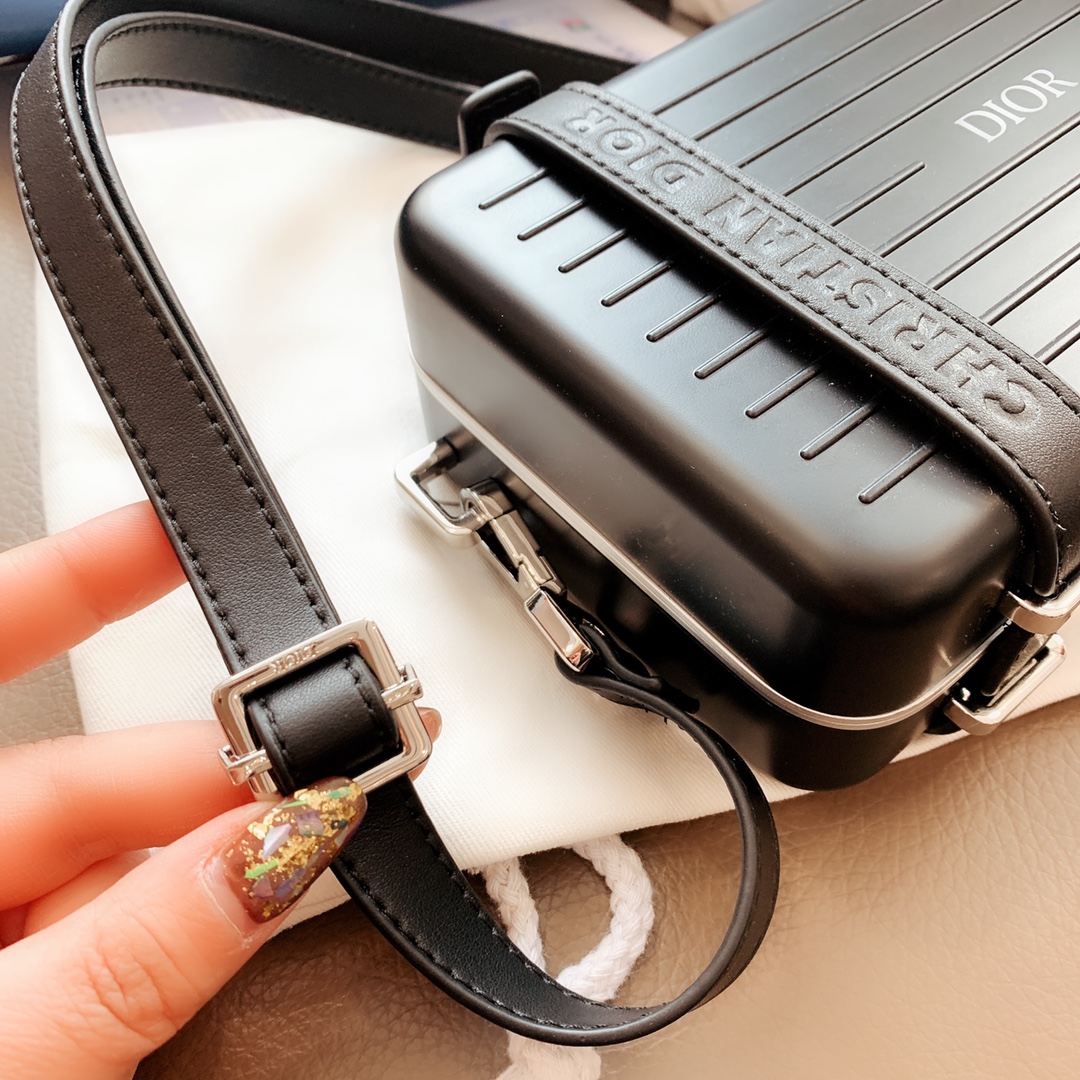 D style fashion shoulder bag-Luxeon