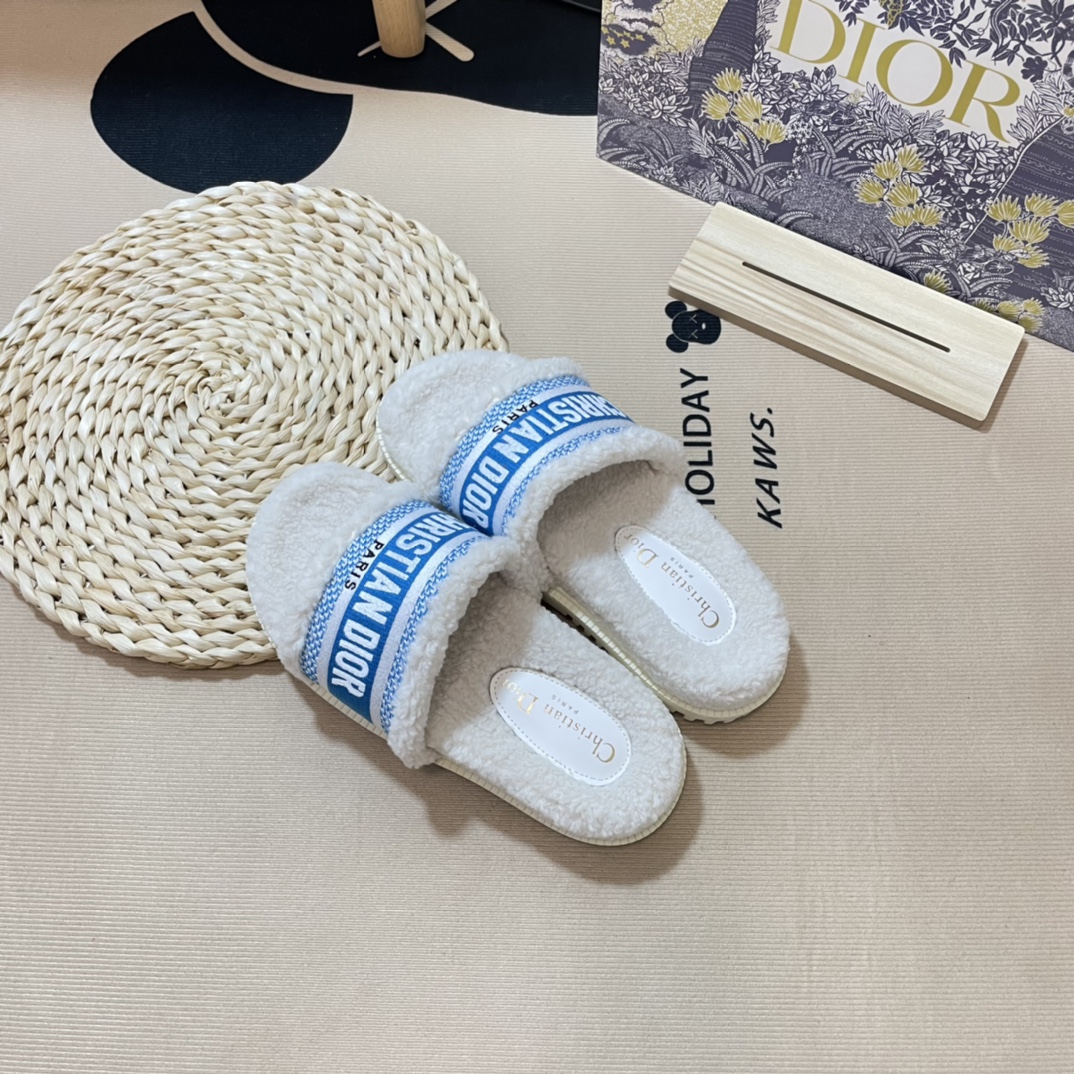 D style Autumn& winter new embroideried wool slippers-Luxeon