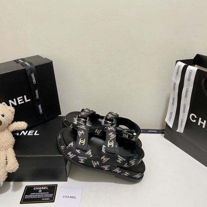 C style Buckle Sandals-Luxeon