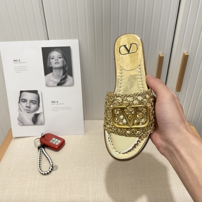 VALENTINO new hollow out slippers-Luxeon
