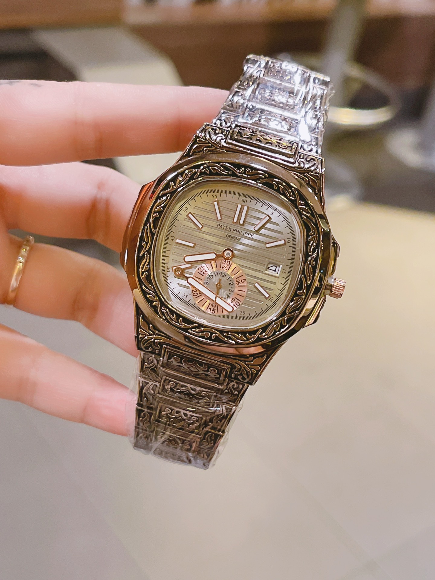 PATEK PHILIPPE Wrist Watch Quartz Movement-Luxeon