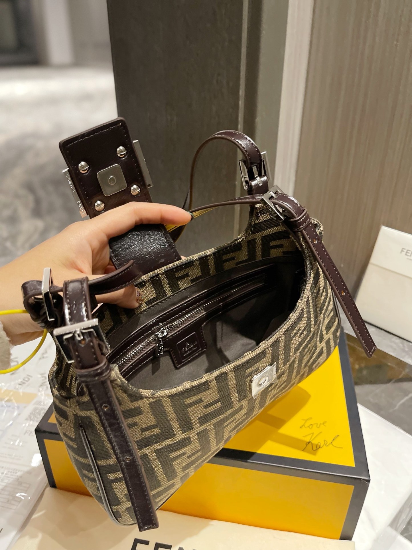 F style Underarm Shoulder Bag Classic-Luxeon