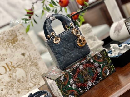 D style Diana Mini Handbags-Luxeon