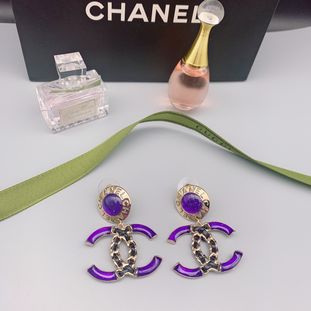 C style Purple Stud Earrings-Luxeon