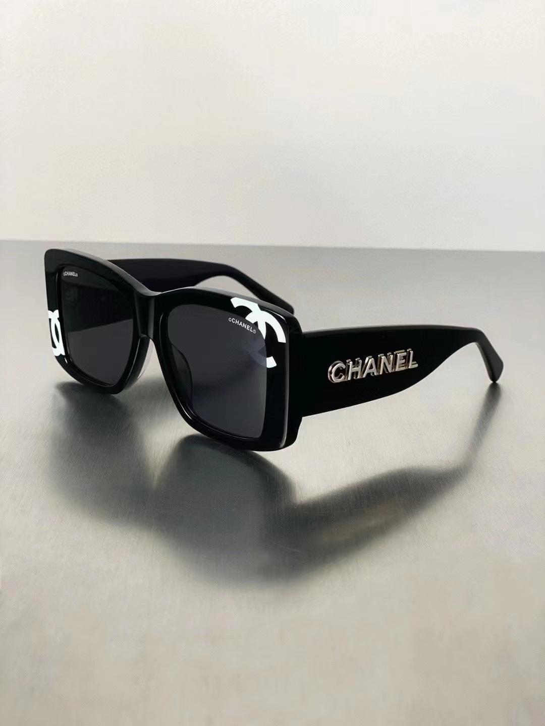 C style fashion glasses-Luxeon