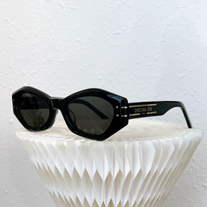 D style Fashion Sunglasses-Luxeon