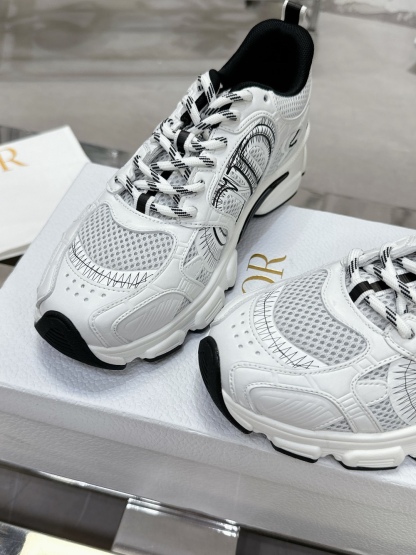 Mesh casual athletic shoes