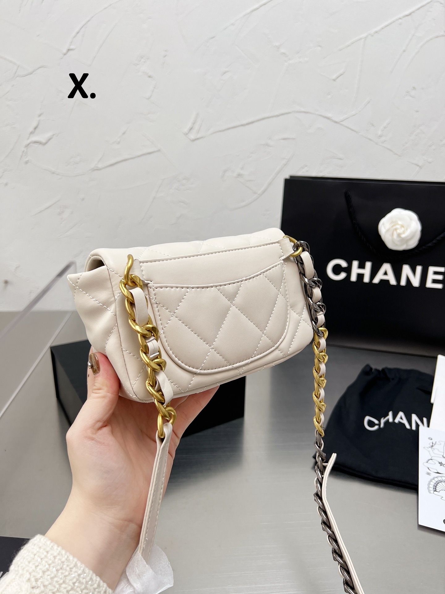 C style Shoulder Bags Handbags-Luxeon