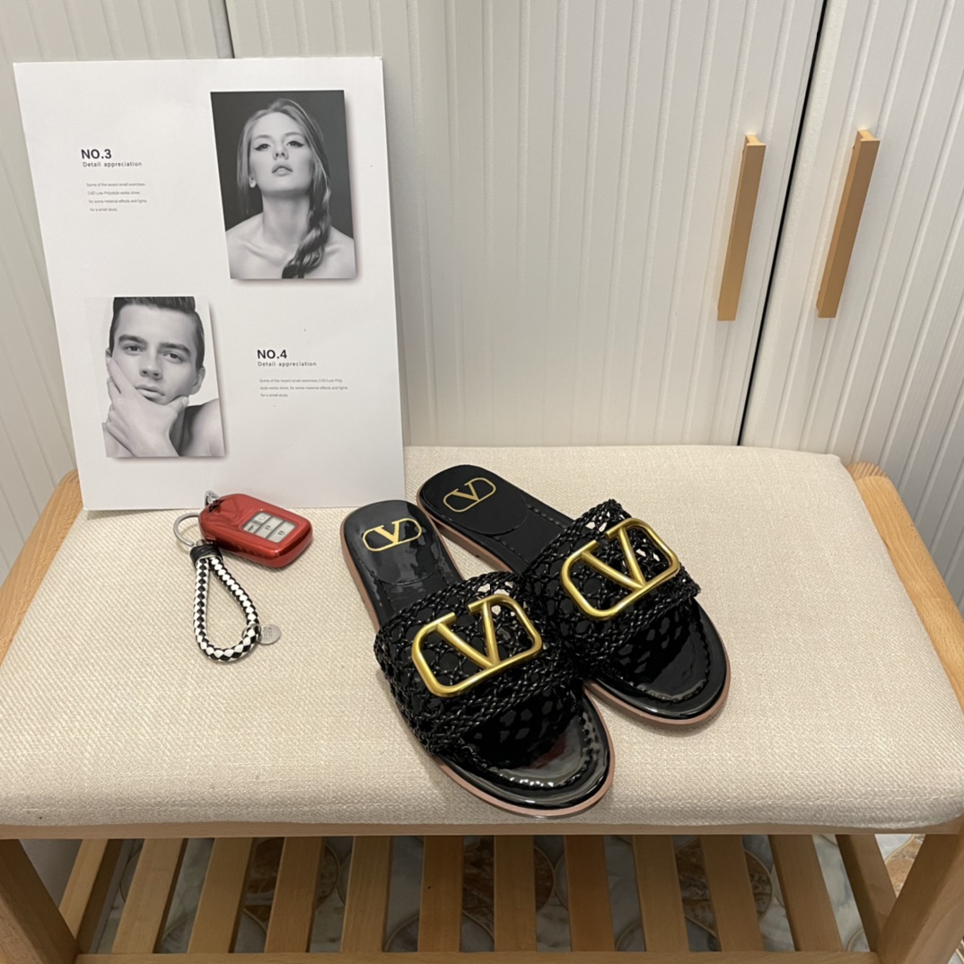 VALENTINO new hollow out slippers-Luxeon