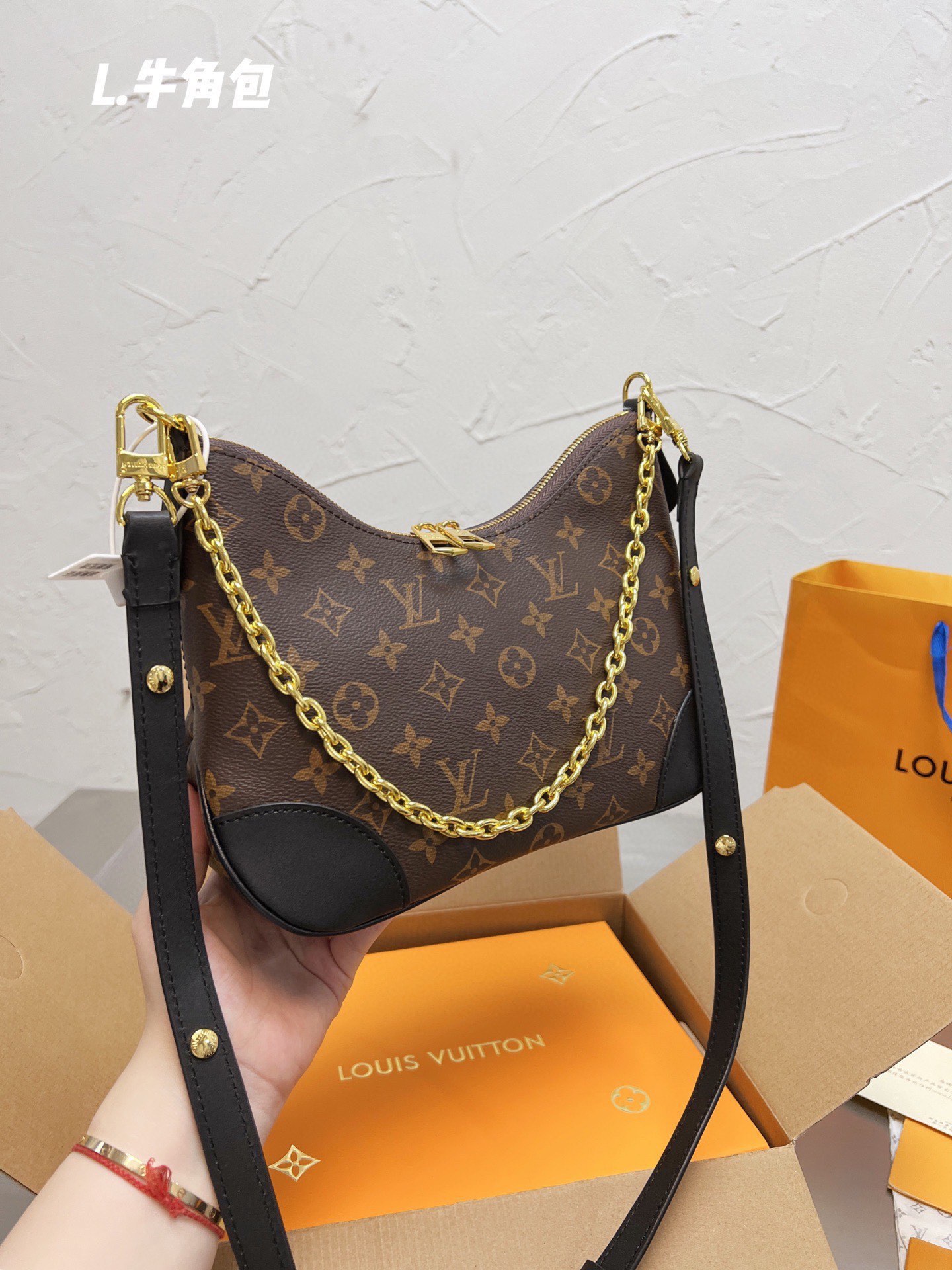 L style bag Handbags Vintage-Luxeon