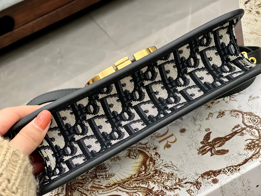 D style Montaigne 30 shoulder bags-Luxeon