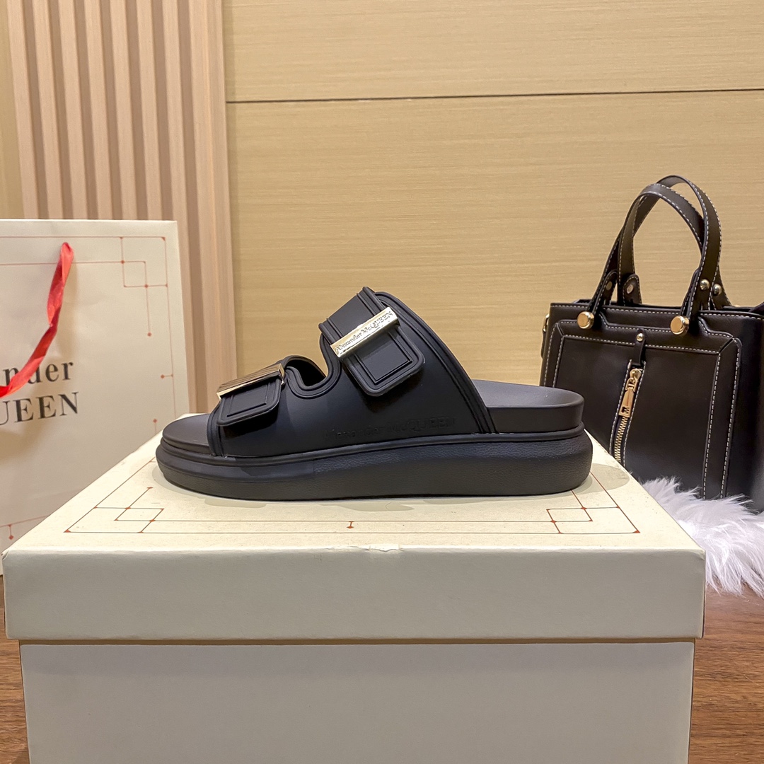 Mcqueen women thick sole sandals-Luxeon