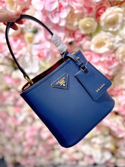 P style Bucket Tote Bags-Luxeon