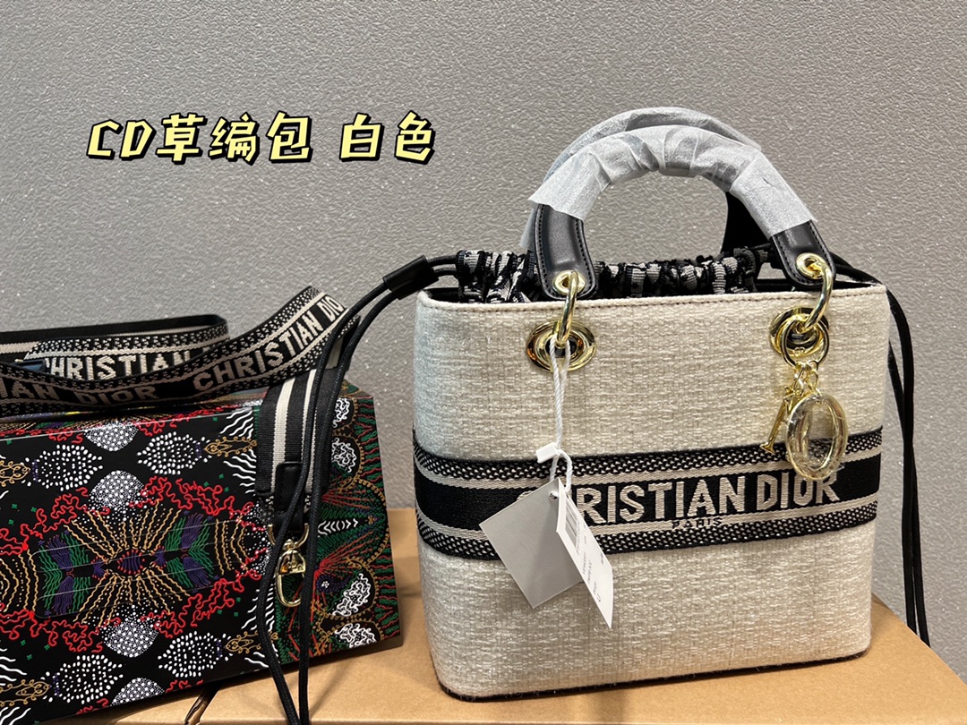 D style Basket Weave Handbags-Luxeon