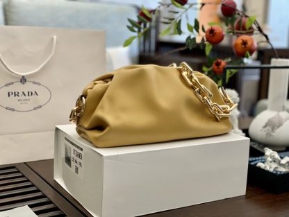 BV Bottega Veneta Underarm Bags Handbags-Luxeon