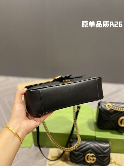 G style metal chain tote bag-Luxeon